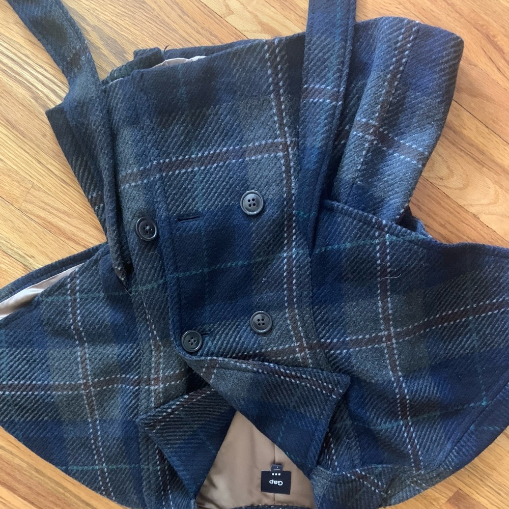 Navy plaid Gap capelet with belt.